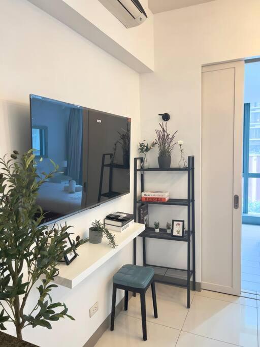 One Uptown Residences Bgc Taguig Exterior photo