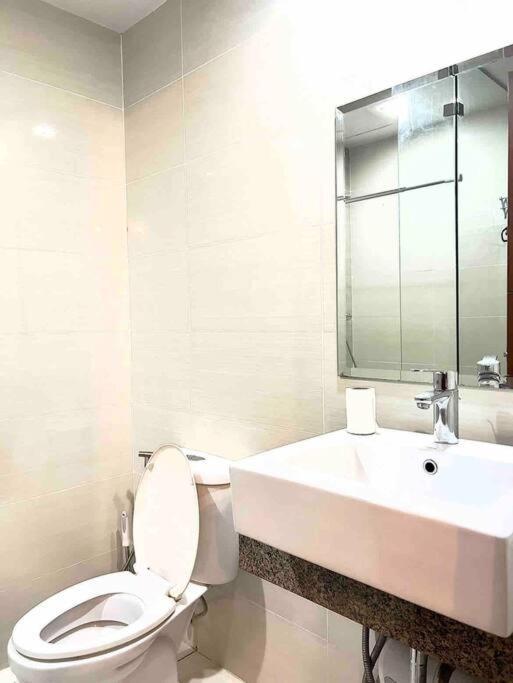 One Uptown Residences Bgc Taguig Exterior photo