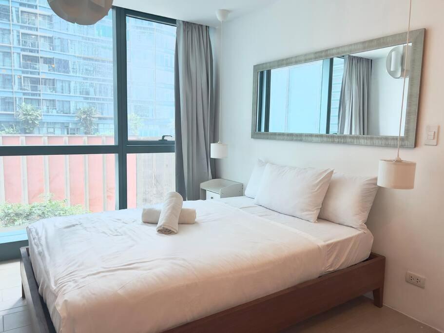 One Uptown Residences Bgc Taguig Exterior photo